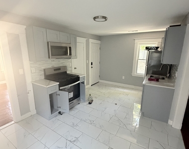 32 Alstrum Street - Photo Thumbnail 4