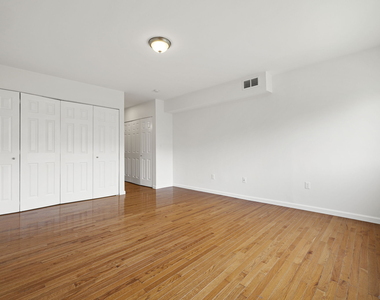 1153 Stratfield Road - Photo Thumbnail 4