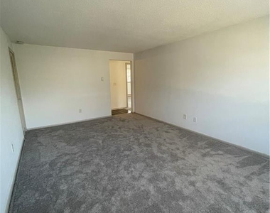 22 College Street - Photo Thumbnail 5