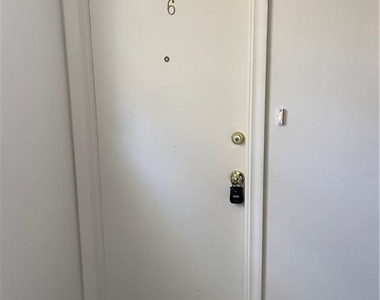22 College Street - Photo Thumbnail 9