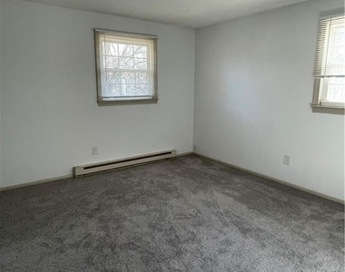 22 College Street - Photo Thumbnail 7
