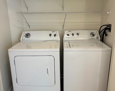 10 Norden Place - Photo Thumbnail 4