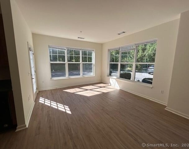 10 Norden Place - Photo Thumbnail 17
