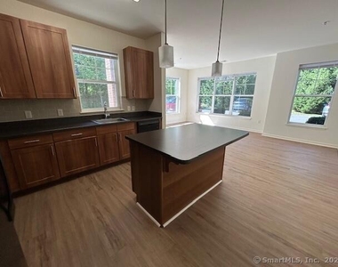 10 Norden Place - Photo Thumbnail 16