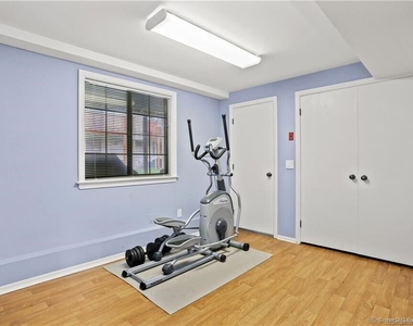 237 Strawberry Hill Avenue - Photo Thumbnail 22