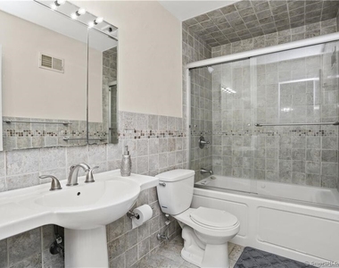 237 Strawberry Hill Avenue - Photo Thumbnail 15
