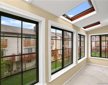 237 Strawberry Hill Avenue - Photo Thumbnail 19