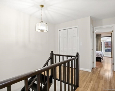 237 Strawberry Hill Avenue - Photo Thumbnail 12