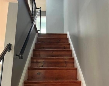 1079 Brooklawn Avenue - Photo Thumbnail 11