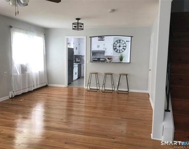 1079 Brooklawn Avenue - Photo Thumbnail 4