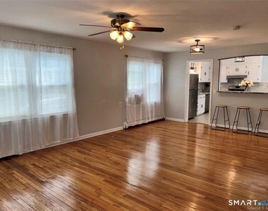 1079 Brooklawn Avenue - Photo Thumbnail 2
