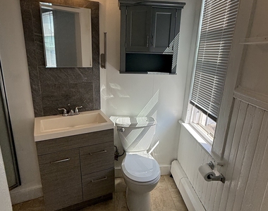 125 Columbia Street - Photo Thumbnail 7
