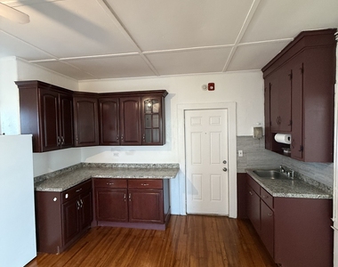 125 Columbia Street - Photo Thumbnail 3