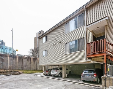33 Pleasant Street - Photo Thumbnail 10