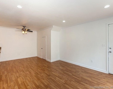 33 Pleasant Street - Photo Thumbnail 4