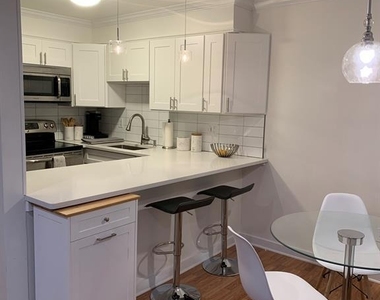 33 Pleasant Street - Photo Thumbnail 2