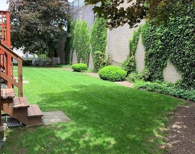 33 Pleasant Street - Photo Thumbnail 9