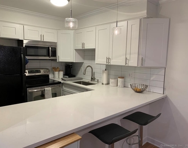 33 Pleasant Street - Photo Thumbnail 1