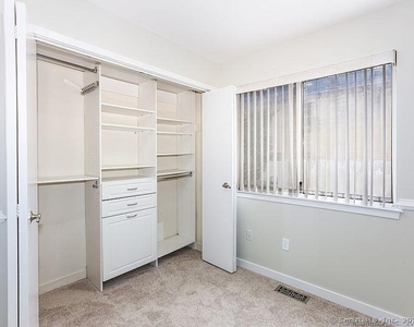 33 Pleasant Street - Photo Thumbnail 7