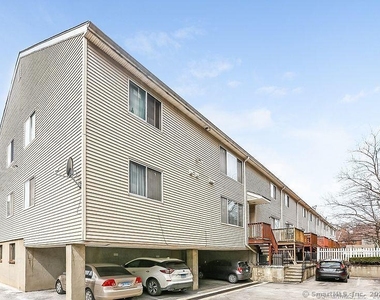 33 Pleasant Street - Photo Thumbnail 11