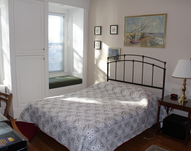 888 Farmington Avenue - Photo Thumbnail 16