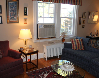 888 Farmington Avenue - Photo Thumbnail 6