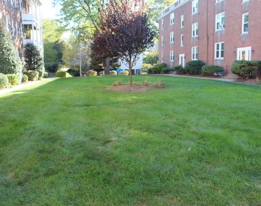 888 Farmington Avenue - Photo Thumbnail 25