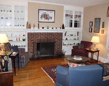 888 Farmington Avenue - Photo Thumbnail 2