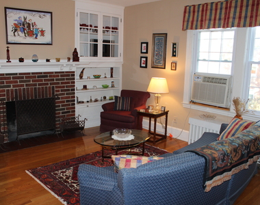 888 Farmington Avenue - Photo Thumbnail 4