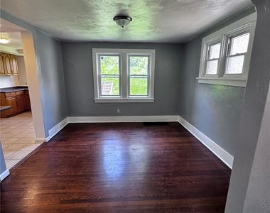 2308 Starkamp St - Photo Thumbnail 3