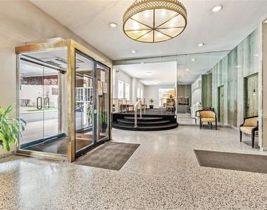 144 N Dithridge St - Photo Thumbnail 3
