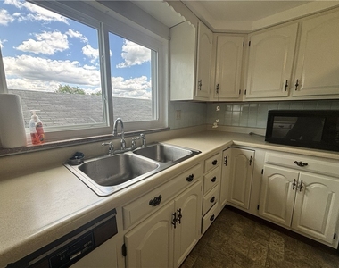 809 Carbon Rd - Photo Thumbnail 15
