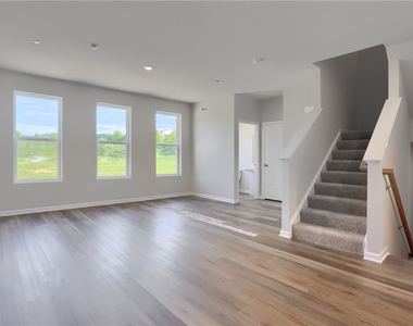311 Alliance Drive - Photo Thumbnail 9