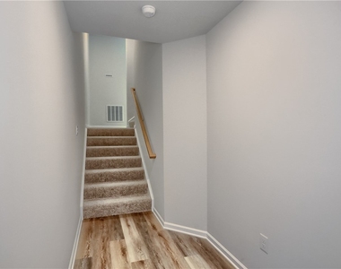 311 Alliance Drive - Photo Thumbnail 3