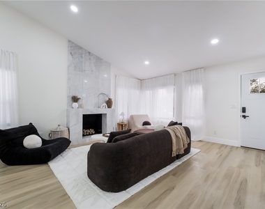 3138 Belvedere Drive - Photo Thumbnail 3