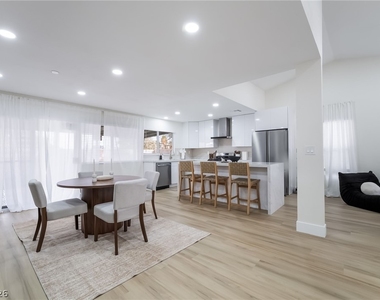 3138 Belvedere Drive - Photo Thumbnail 8