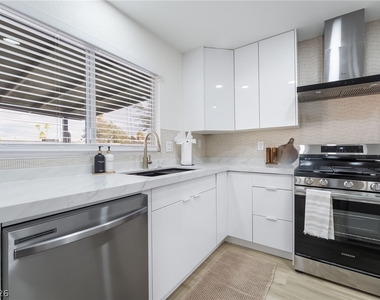 3138 Belvedere Drive - Photo Thumbnail 12