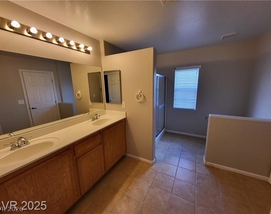 7531 Redwood Point Street - Photo Thumbnail 4