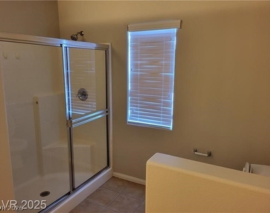7531 Redwood Point Street - Photo Thumbnail 5