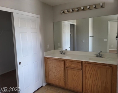 7531 Redwood Point Street - Photo Thumbnail 6