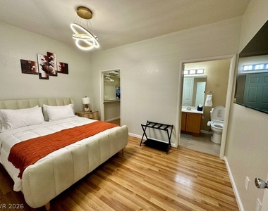 9580 W Reno Avenue - Photo Thumbnail 7
