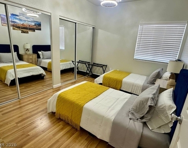9580 W Reno Avenue - Photo Thumbnail 12