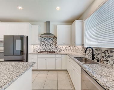 185 Lilt Avenue - Photo Thumbnail 18
