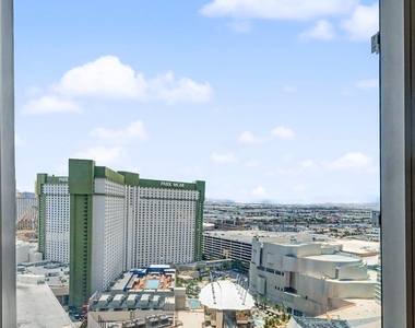 3726 Las Vegas Boulevard - Photo Thumbnail 16
