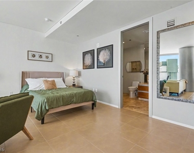 3726 Las Vegas Boulevard - Photo Thumbnail 1
