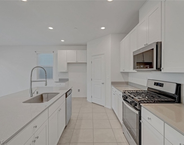 8454 Vacarez Drive - Photo Thumbnail 14