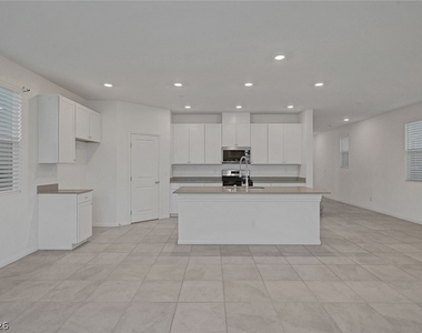 8454 Vacarez Drive - Photo Thumbnail 12