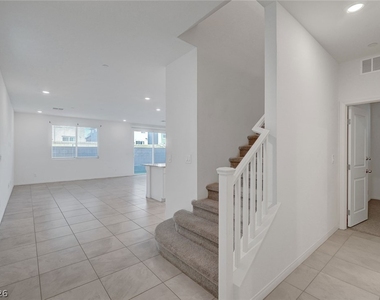 8454 Vacarez Drive - Photo Thumbnail 5