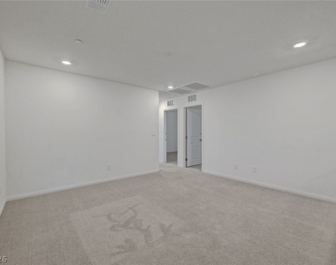 8454 Vacarez Drive - Photo Thumbnail 28