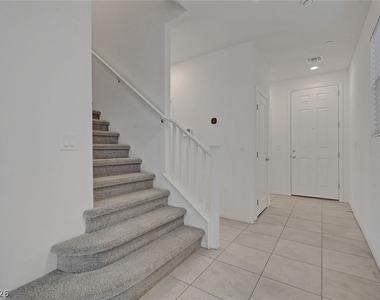 8454 Vacarez Drive - Photo Thumbnail 20